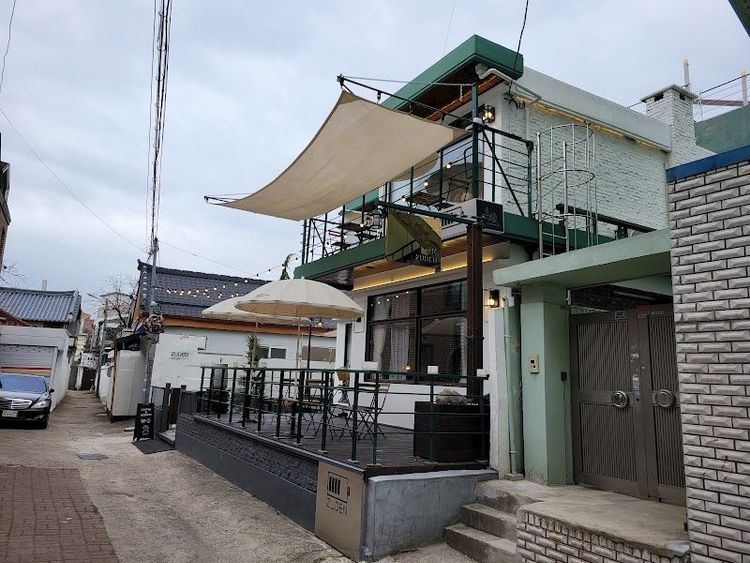 Dongmyeong-dong Café Street - Gwangju - South Korea - Booked ai