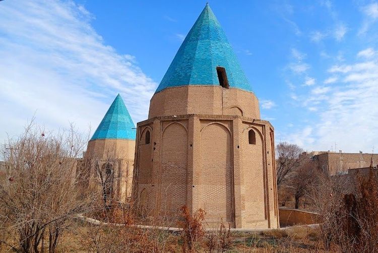 Gonbad Sabz Historical complex - Qom - Iran - Booked ai