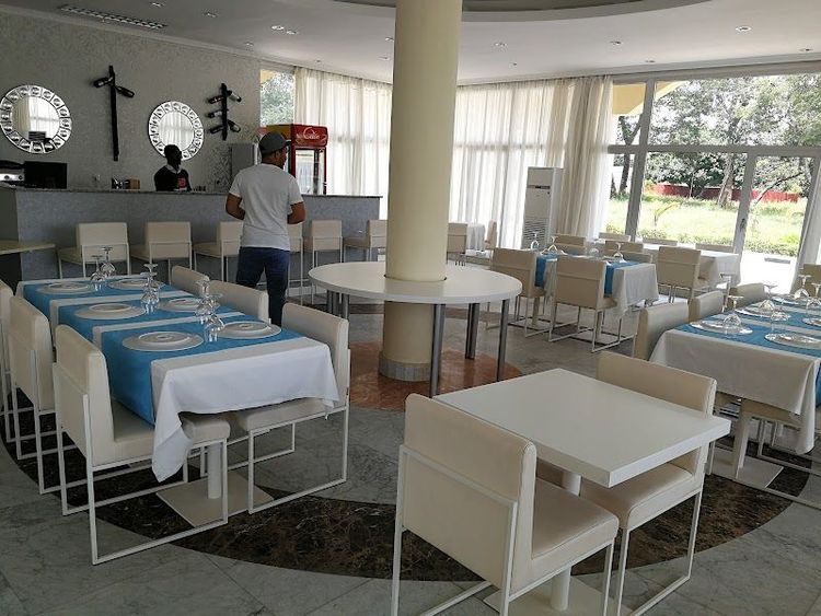 La Paloma Restaurante - Luena - Angola - Booked ai