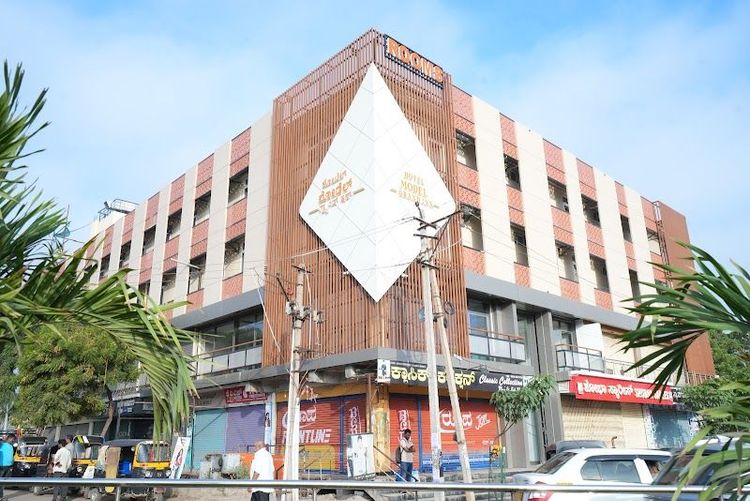 Model Grand Inn - Bellary - India - Booked ai