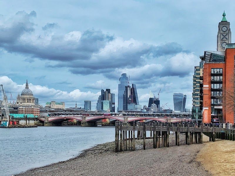 Thames Beach - London - United Kingdom - Booked ai