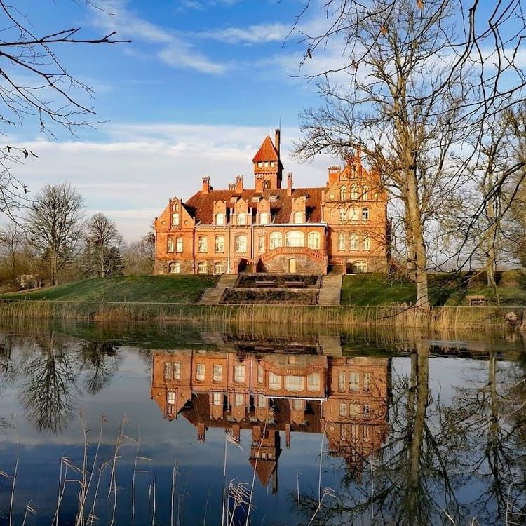 Jaunmoku pils - Tukums - Latvia - Booked ai