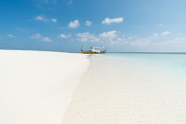 Hithadhoo Travel Guide - Best time to visit - Booked ai