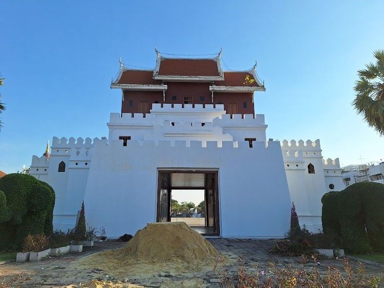 Model City Gate - Nakhon Ratchasima - Thailand - Booked ai