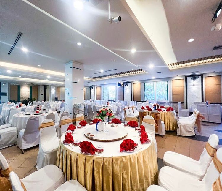 London Restaurant - Pattani - Thailand - Booked ai