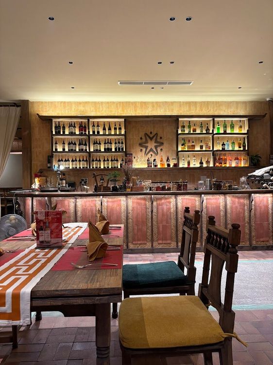 Vi Hue Restaurant & Cafe - Hue - Vietnam - Booked ai