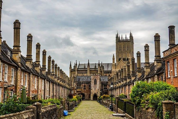 Vicar's Close - Wells - UK - Booked ai