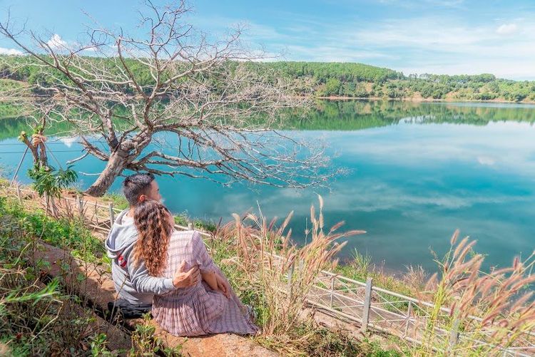 Pleiku Lake - Pleiku - Vietnam - Booked ai