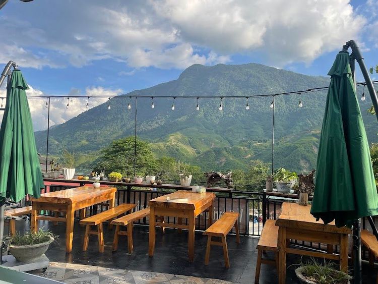 Village Pub & Cafe - Lao Cai - Vietnam - Booked ai
