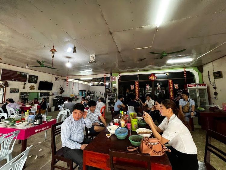 Fur Tuk Ta Restaurant - Xam Neua - Laos - Booked ai