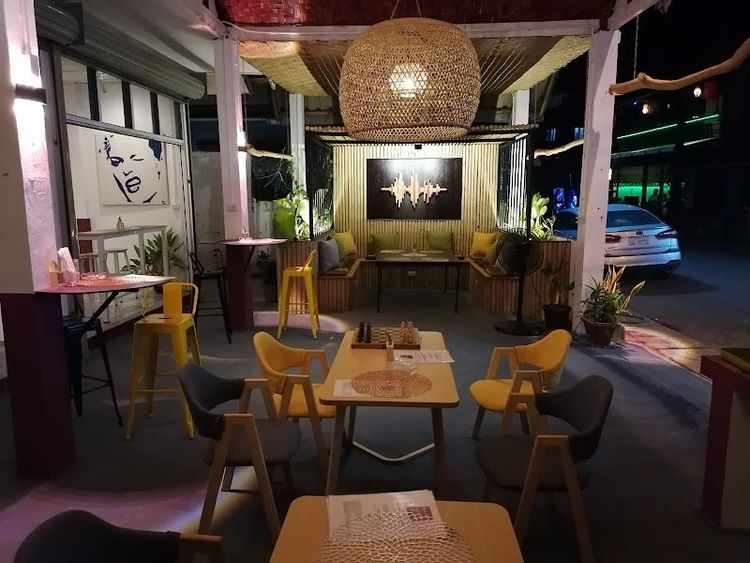 Beats & Bites Restaurant Vangvieng - Vang Vieng - Laos - Booked ai