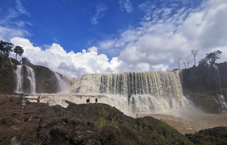 Sae Pong Lai Waterfall - Attapeu - Laos - Booked ai