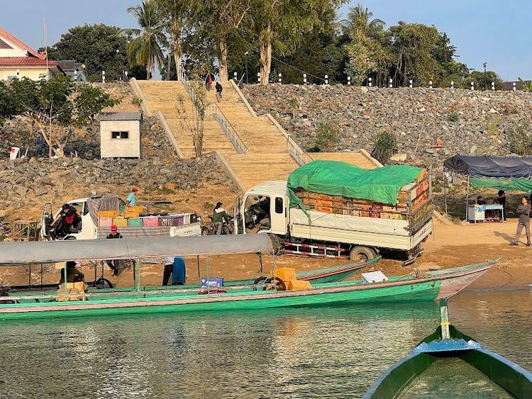 Houayxay Travel Guide - Best time to visit - Booked ai