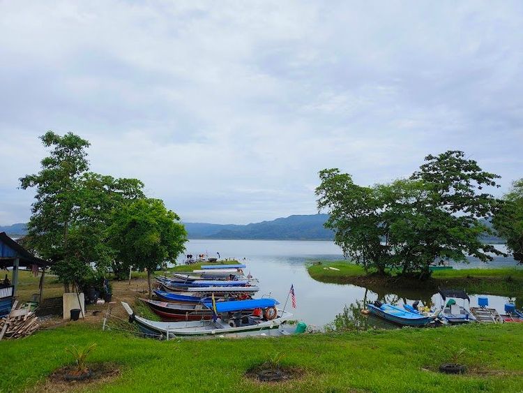 Dataran Empangan Timah Tasoh - Kangar - Malaysia - Booked ai