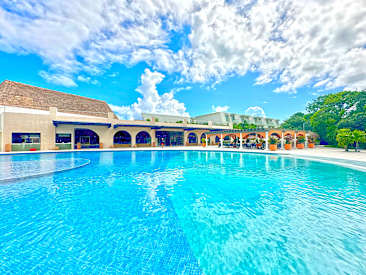 Rooms and Amenities at Grand Sirenis Riviera Maya Resort and Spa, Akumal