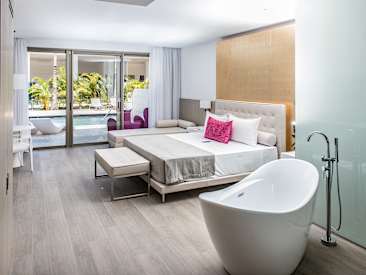 Bars and Restaurants at Platinum Yucatan Princess All Suites Resort & Spa, Playa del Carmen