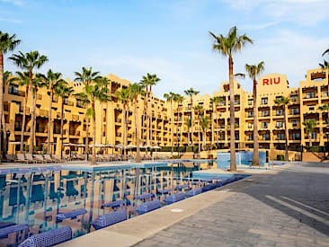 Rooms and Amenities at Riu Santa Fe, Los Cabos