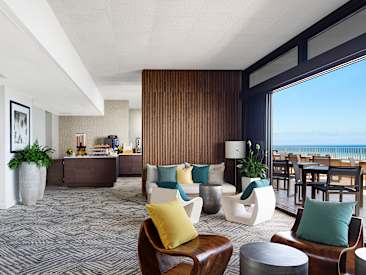 The Twin Fin, Honolulu, Hawaii