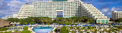 Live Aqua Beach Resort CancÃºn 