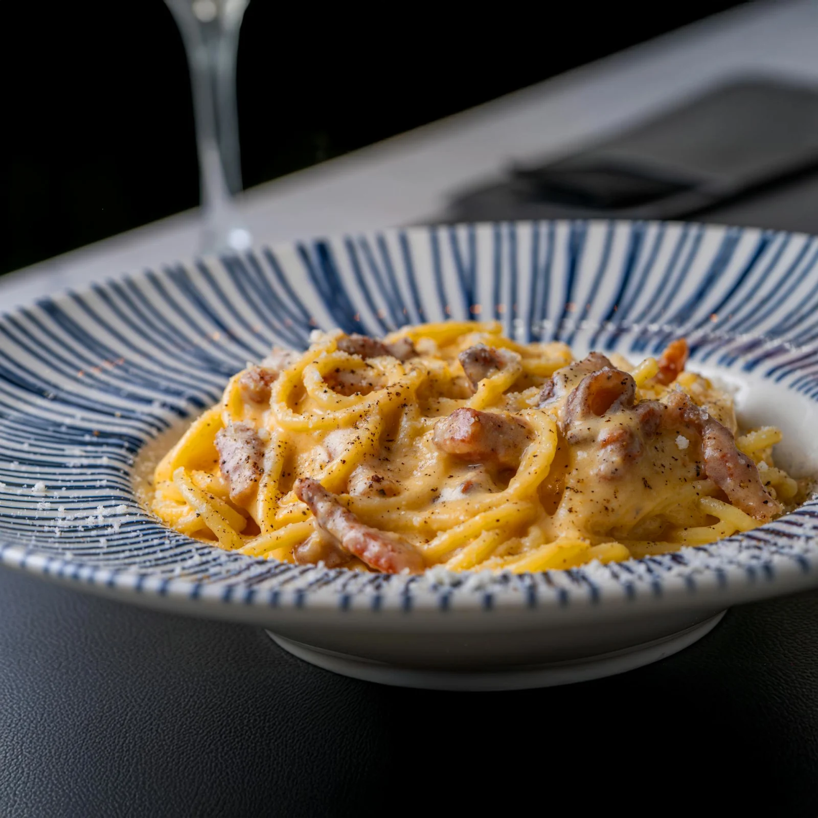 Köstliche Spaghetti Carbonara mit cremiger Sauce