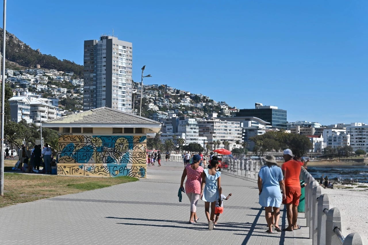 Cape Town cityscape with iconic Table Mountain backdrop