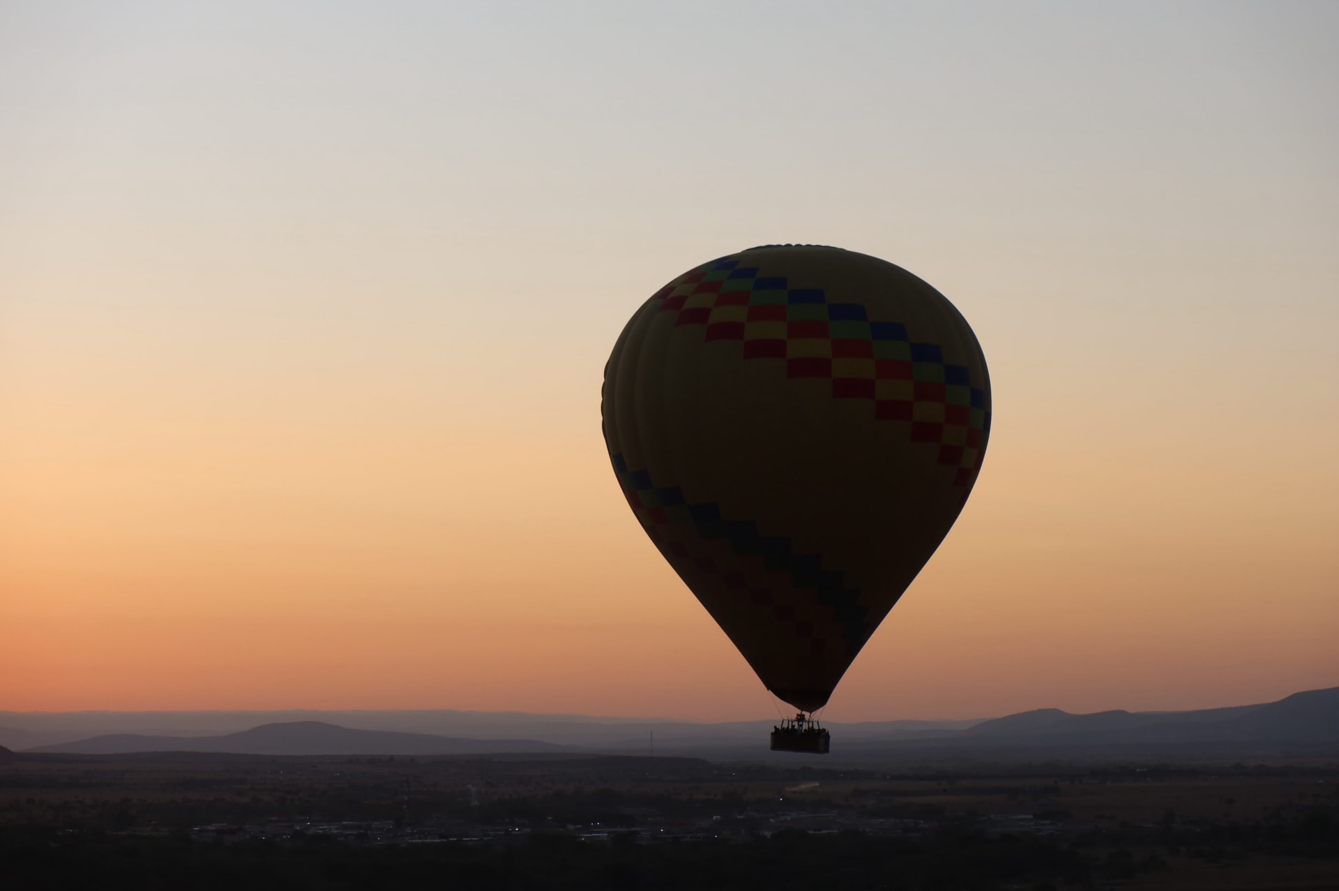 6-Day Tanzania Balloon Safari & Big Five Wildlife Experience