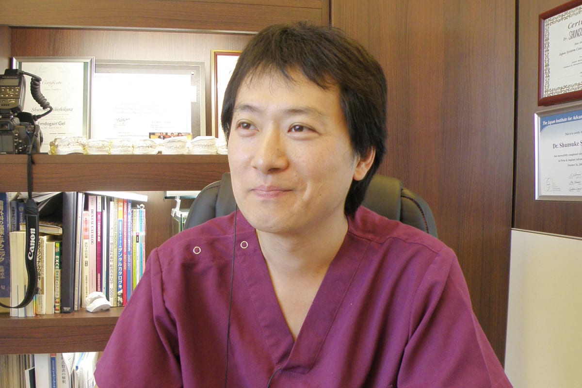 宍倉 俊介 院長