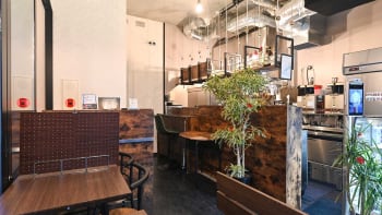 横濱ブラッスリー　 URBAN TABLE（アーバン テーブル）