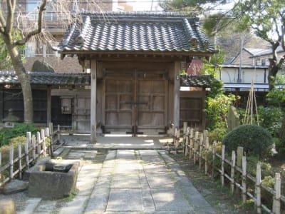 久本薬医門公園
