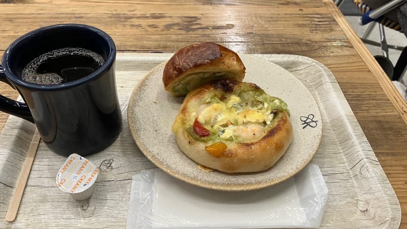 R Baker 武蔵小杉店（ベーカリー・カフェ アールベイカー）