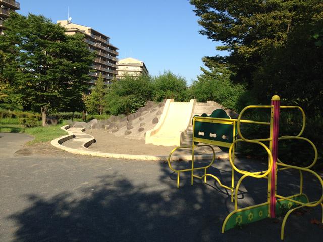 奈良三丁目熊ヶ谷公園「さるかに合戦公園」