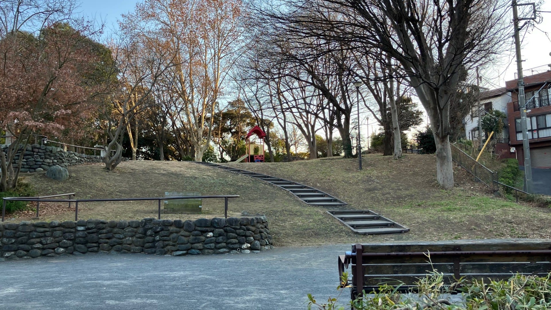 大口駅前公園(大口駅,子どもと遊べる小さい公園)|神奈川区.jp
