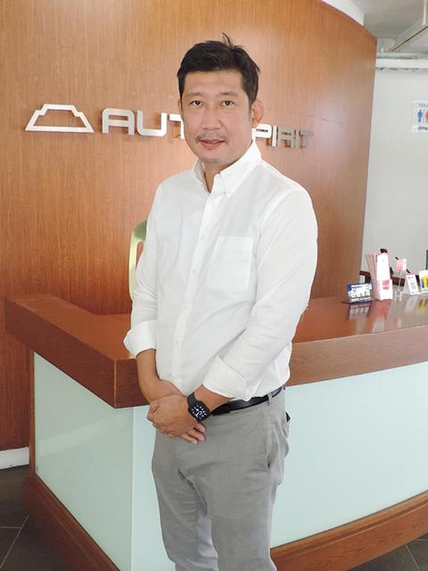 オートスピリット 青葉店 油谷 聡士 代表取締役
