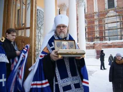 Верущие встретили ковчег с частицей Пояса Пресвятой Богородицы в Рязанском кремле