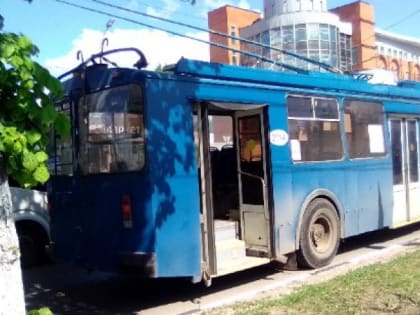 В Рязани жители просят решить кардинально проблему с затором троллейбусов