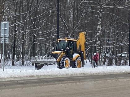 В Рязани продолжается работа по уборке улиц от снега
