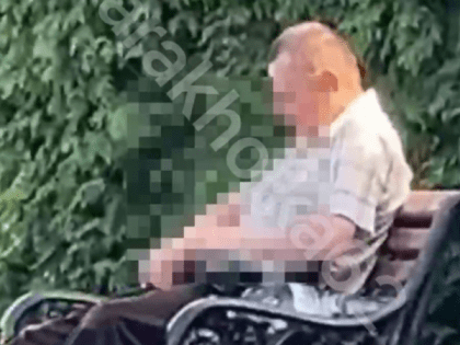 На площади Театральной жители Рязани засняли на видео онаниста