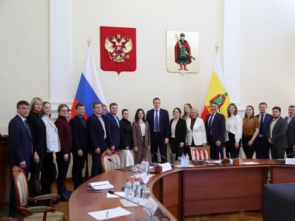 Губернатор Павел Малков встретился с членами Молодежного Парламента при РГД