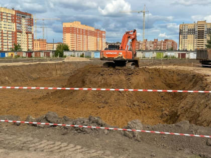 Продолжается строительство школы в микрорайоне Семчино