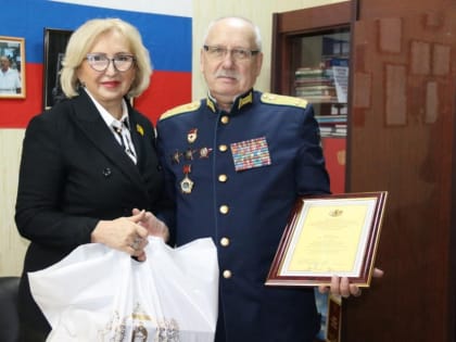 Татьяна Панфилова поздравила с юбилеем подполковника ВДВ Николая Войткова