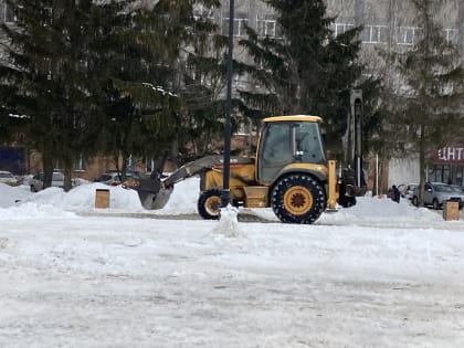 В Рязани продолжается работа по уборке города от снега