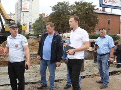 Движение транспорта на улице Грибоедова восстановлено