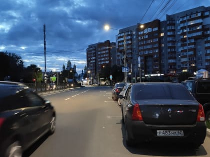 В Рязани неизвестный водитель протаранил 2 автомобиля и скрылся