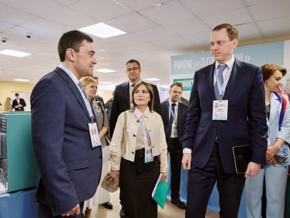Губернатору Рязанской области показали стенд «Форта» на выставке «Zдоровая независимость 2.0»