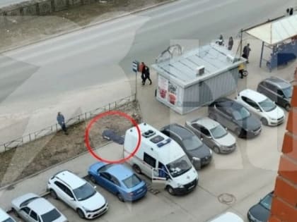 На улице Новосёлов в Рязани возле остановки скончался 66-летний мужчина