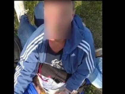Появилось видео нападения мужчины на девушку в районе НИТИ в Рязани