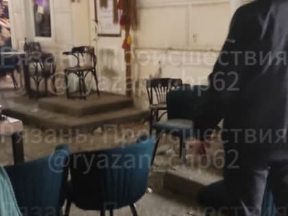 Обрушение фасада здания в Рязани: к счастью, никто не пострадал