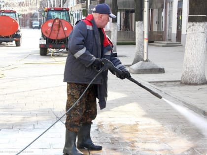 В Рязани продолжаются работы по уборке и благоустройству
