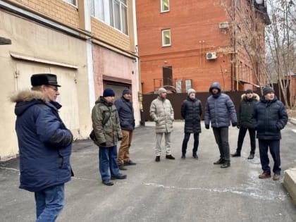 Антон Астафьев и Сергей Самарский осмотрели отремонтированные дворы округа №5