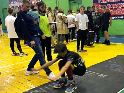 В спортивной школе «Химик» прошел фестиваль ГТО по силовой подготовке